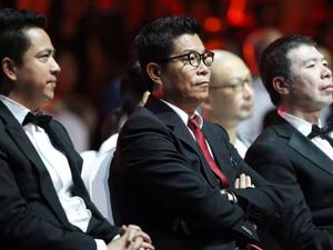 罗历年争议风波大乐竞体育官网：马卡详解裁判罚下鲁尼、滕哈赫公开对立瞬间