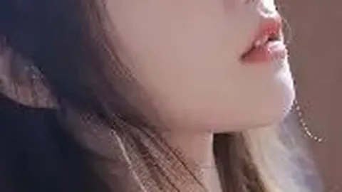 郑钦文澳网首战：稳步起航，逐梦大满贯之旅——人民日报客户端报道